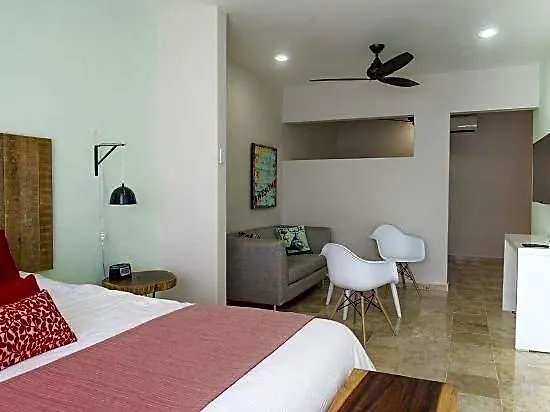 Boutique Rato 10 Hotel